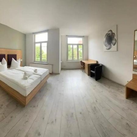 Apartment Am Dom Хале Екстериор снимка