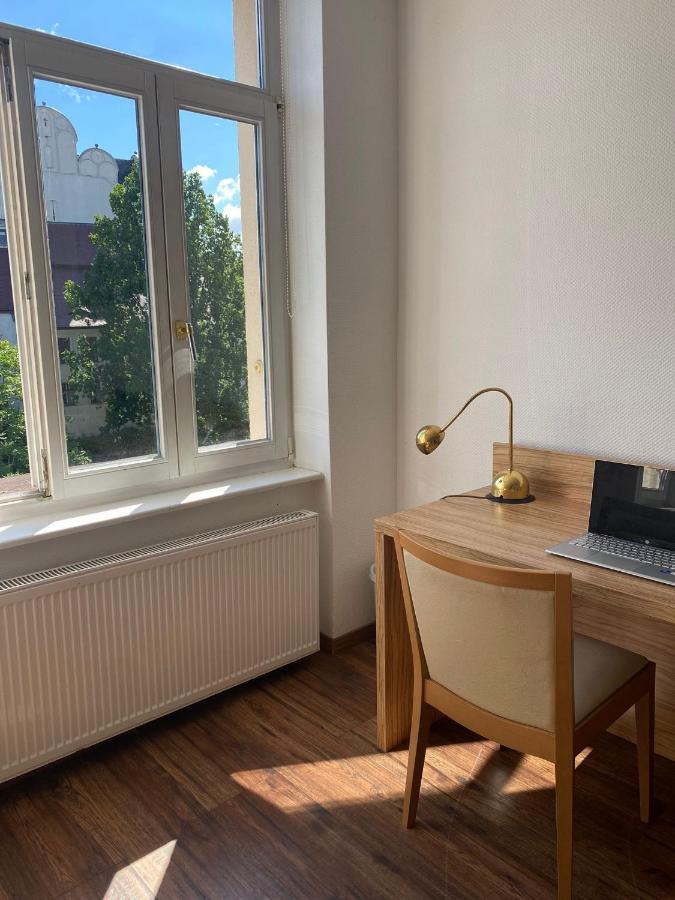Apartment Am Dom Хале Екстериор снимка