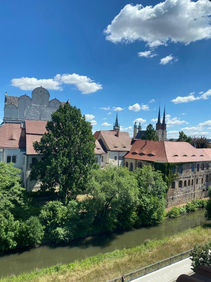 Apartment Am Dom Хале Екстериор снимка