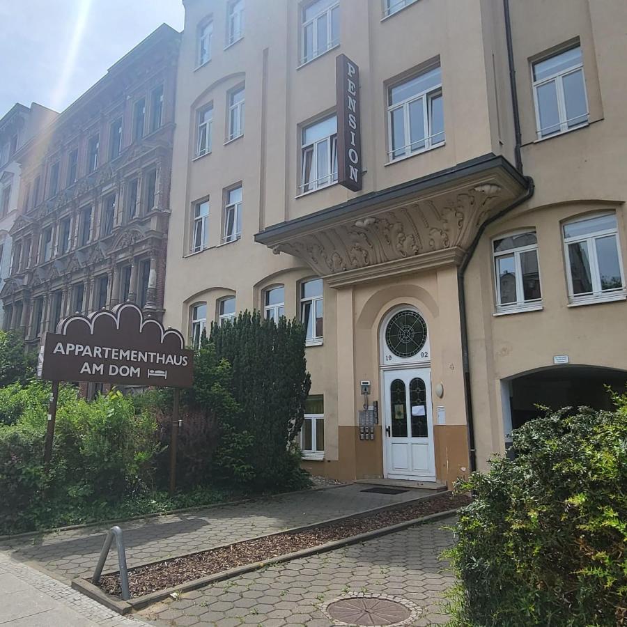 Apartment Am Dom Хале Екстериор снимка