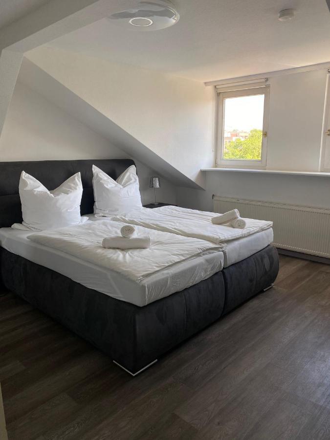 Apartment Am Dom Хале Екстериор снимка