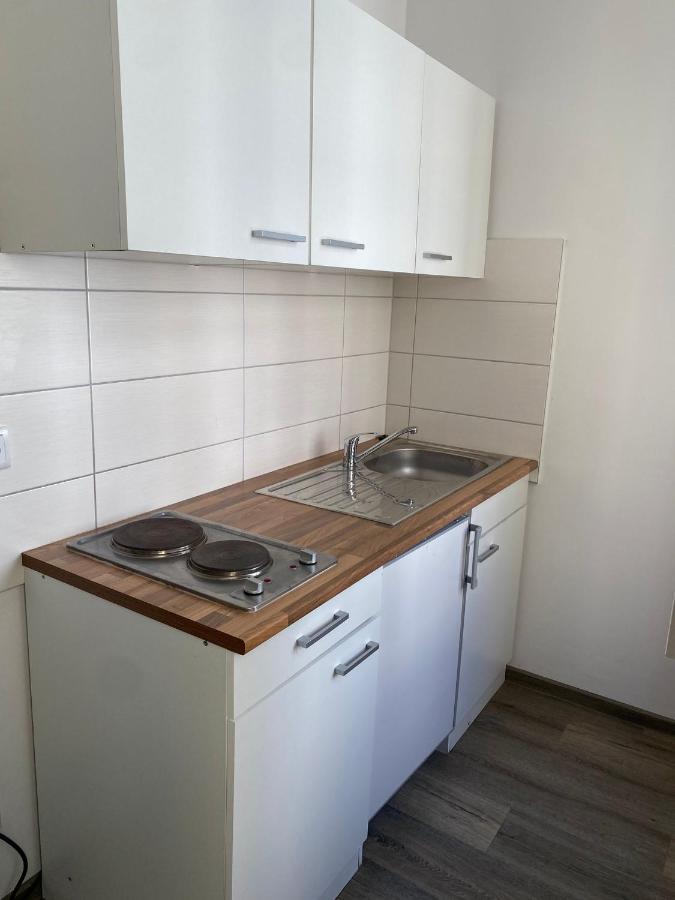 Apartment Am Dom Хале Екстериор снимка