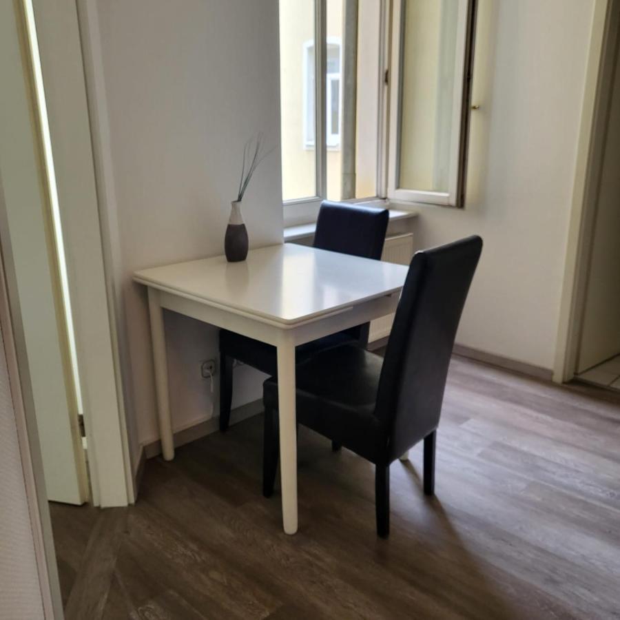 Apartment Am Dom Хале Екстериор снимка